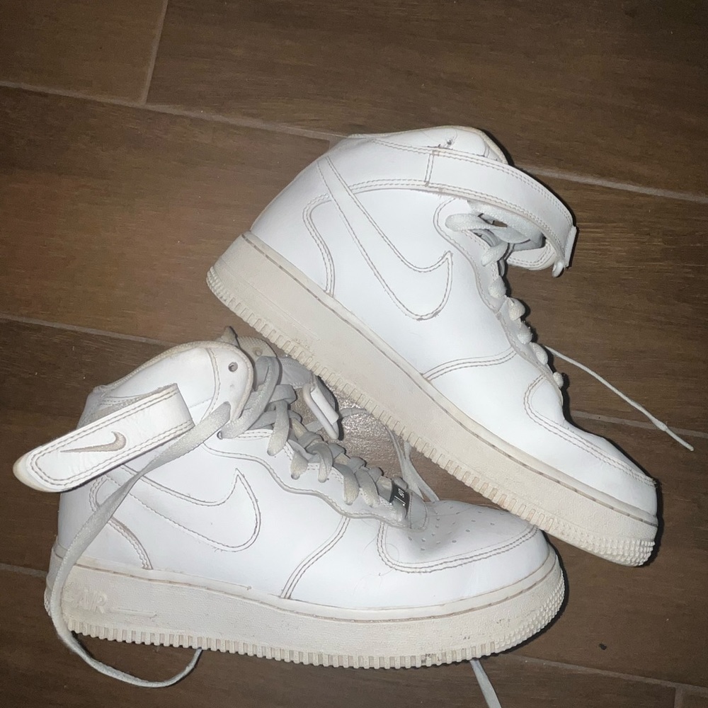 white NIKE Air Force 1 Mid high top Velcro strap